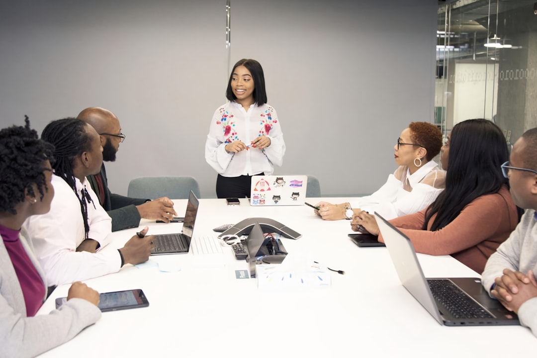 Illustration de l'automatisation des workflows dans un CRM pour PME