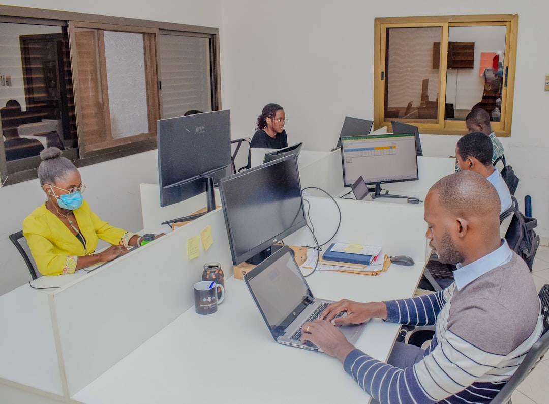 Exemple d'interface CRM simple pour une gestion intuitive des ventes