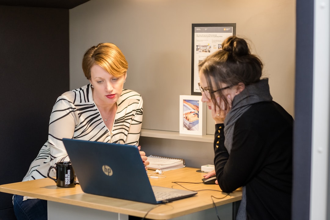 Exemple d'interface CRM pour PME montrant la gestion des prospects