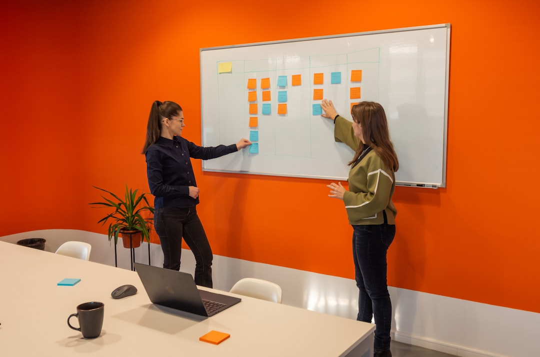 Diagramme illustrant le parcours client cartographié avec un CRM français pour PME