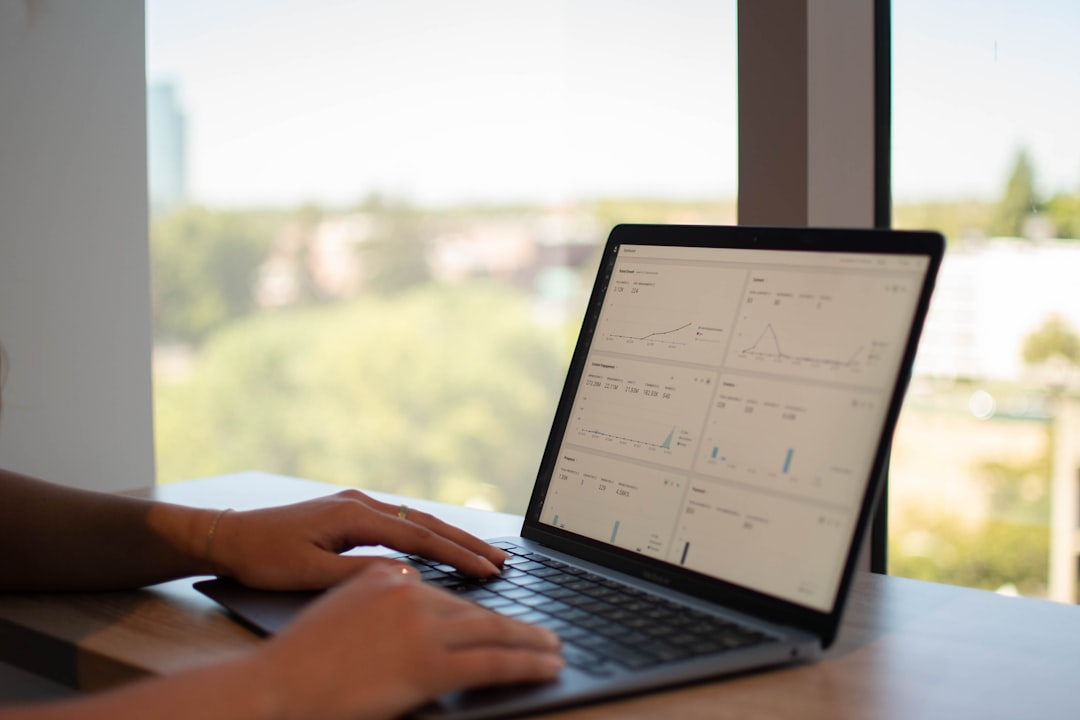 Exemple de tableau de relance automatisé dans un CRM français