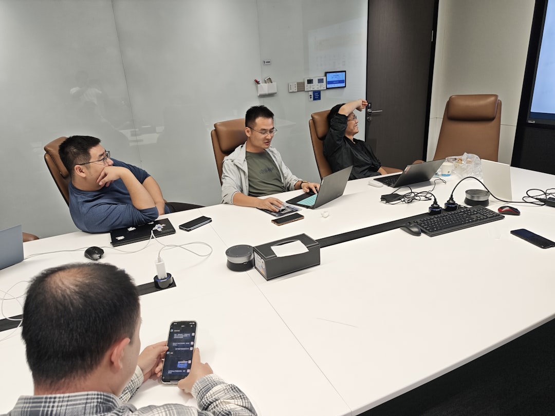 Interface ergonomique de tableau de bord CRM convivial pour les équipes PME